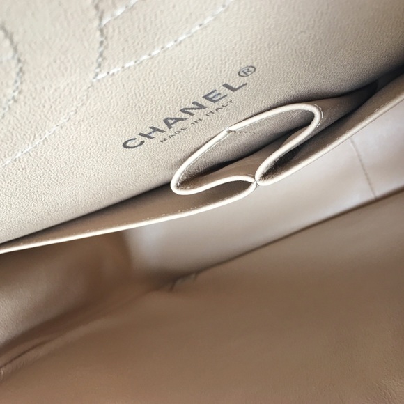 🎊2x HOST PICK🎊 Rare Chevron Chanel Jumbo Double Flap Bag - Picture 10 of 17